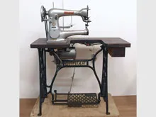 リッカー製工業用腕ミシン